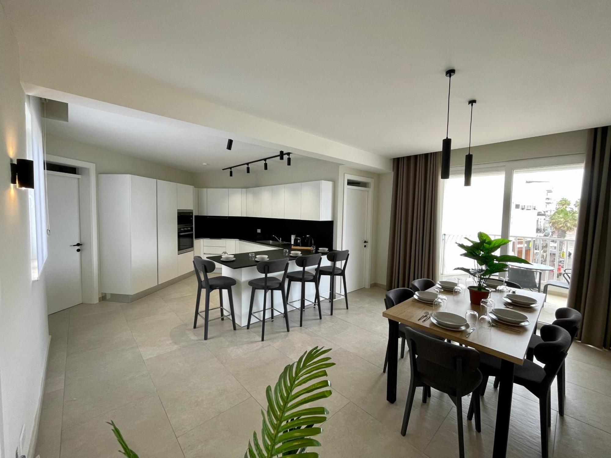 Bugibba Square Seafront Lux Apartments By Holi St. Paul's Bay Exterior photo